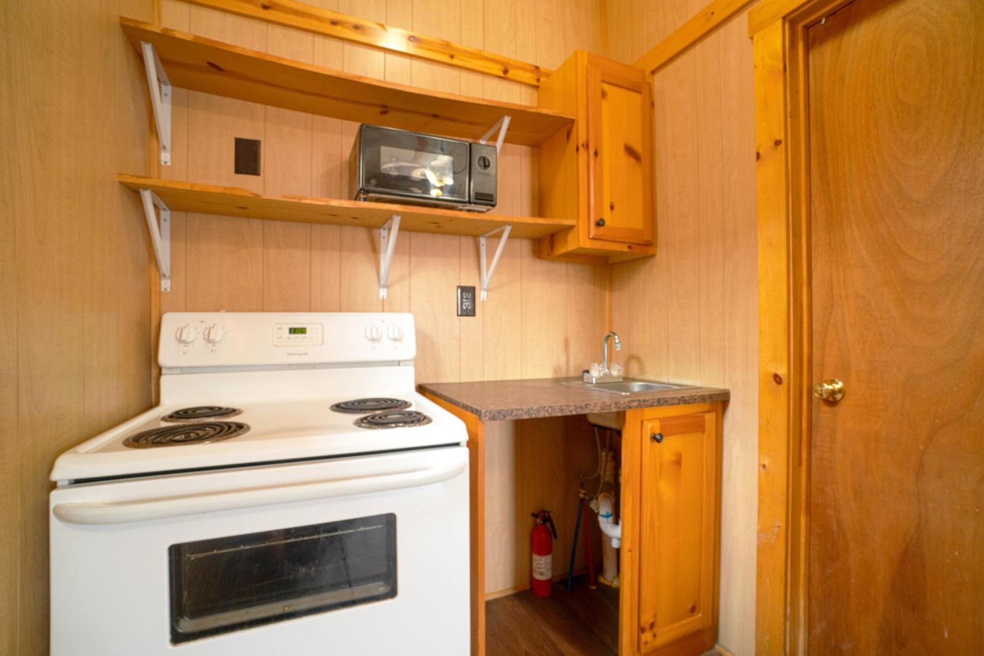 Grand Eagle Ford Lodge & Rv Park Tilden エクステリア 写真