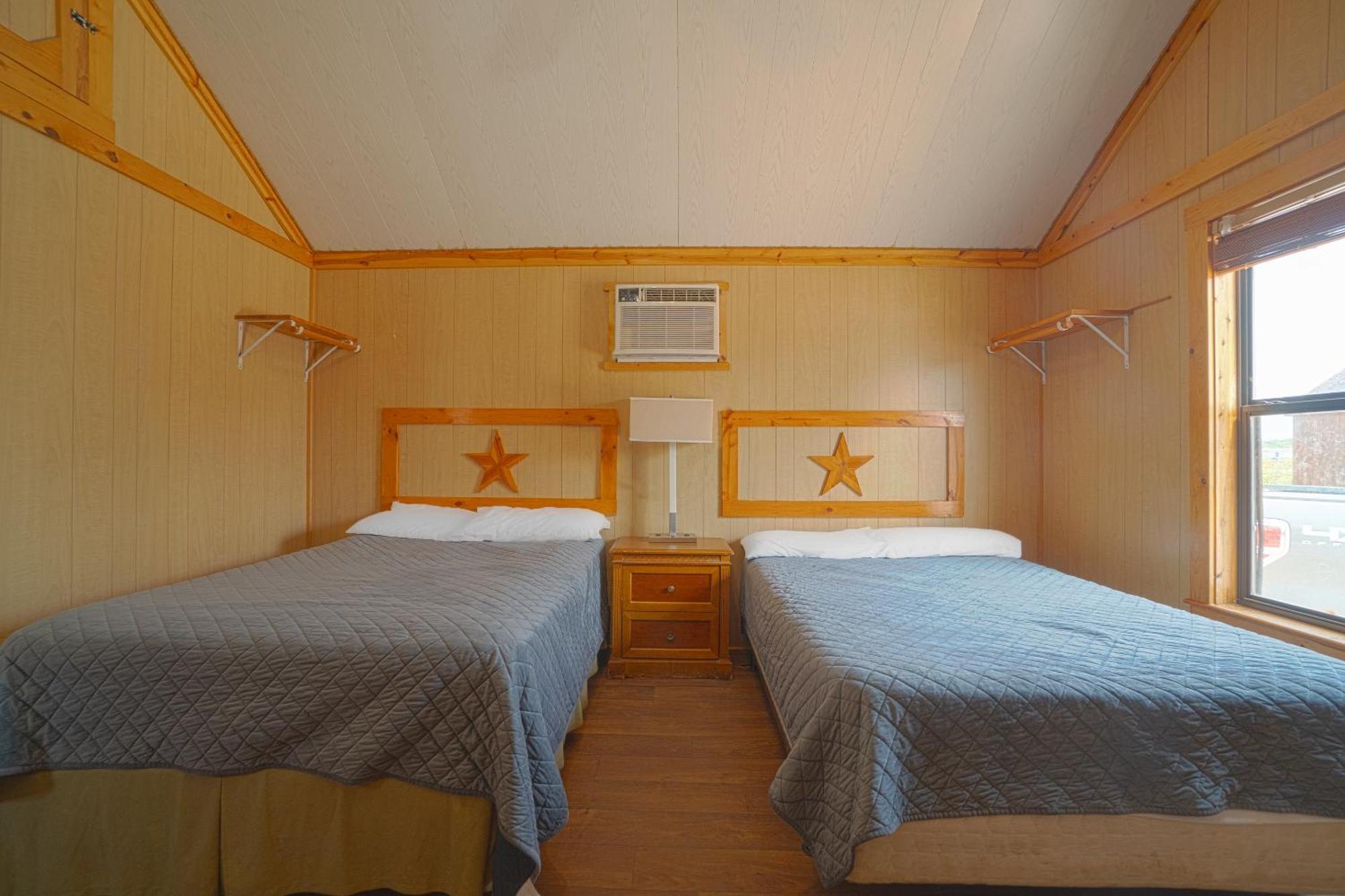 Grand Eagle Ford Lodge & Rv Park Tilden エクステリア 写真