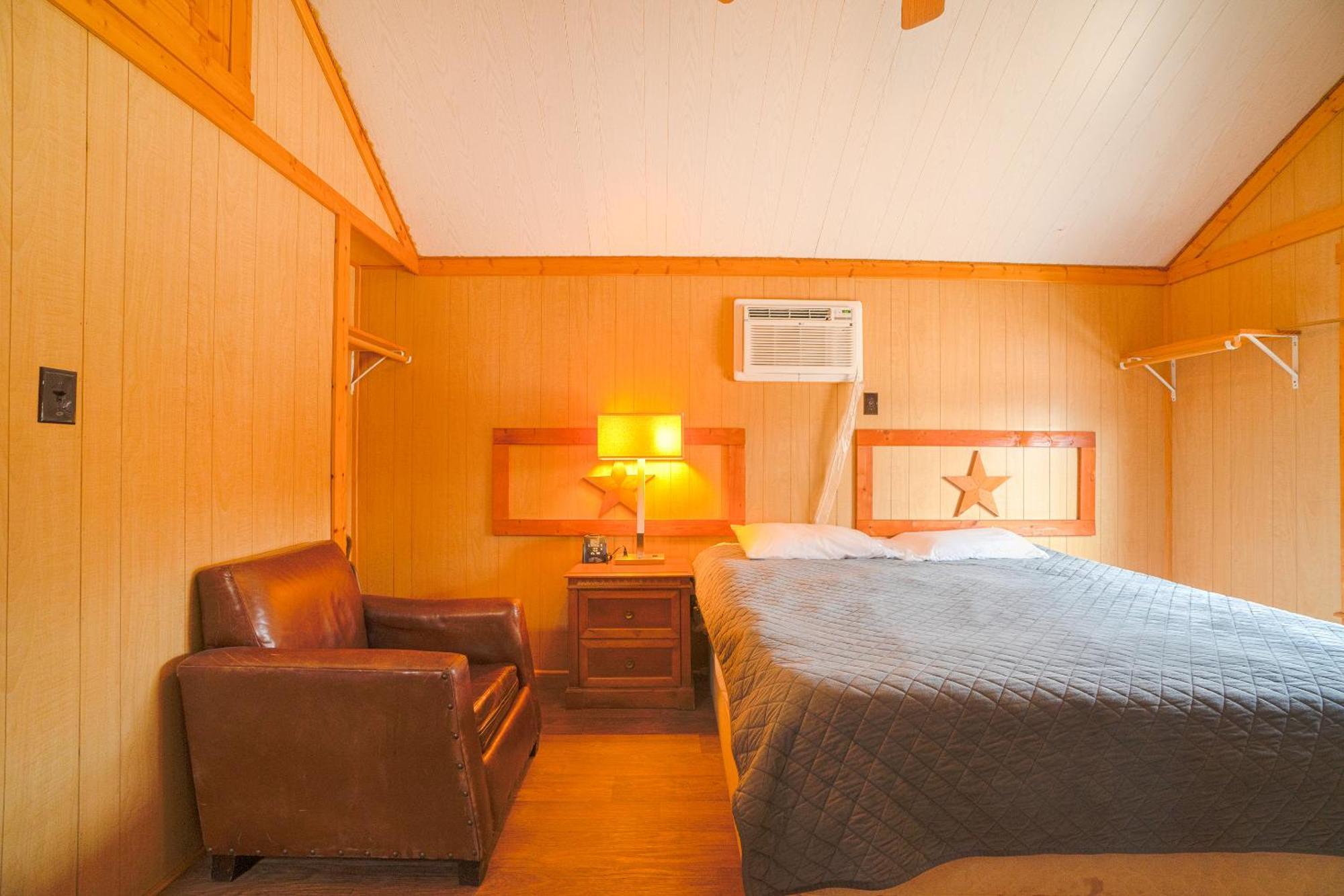 Grand Eagle Ford Lodge & Rv Park Tilden エクステリア 写真