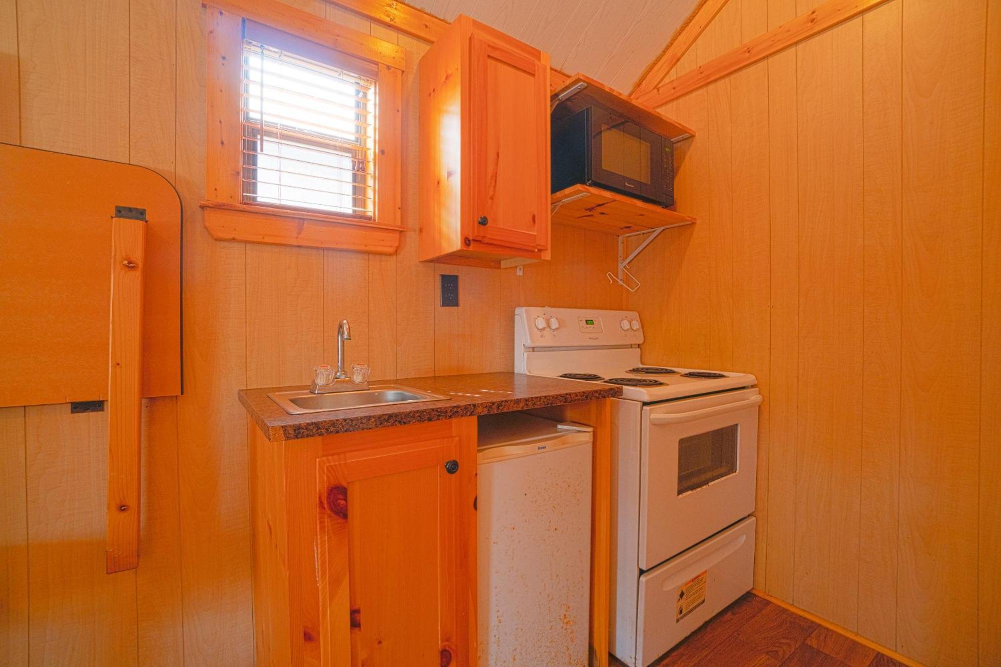 Grand Eagle Ford Lodge & Rv Park Tilden エクステリア 写真