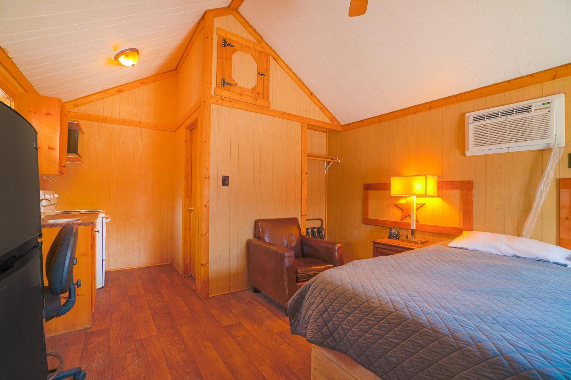 Grand Eagle Ford Lodge & Rv Park Tilden エクステリア 写真