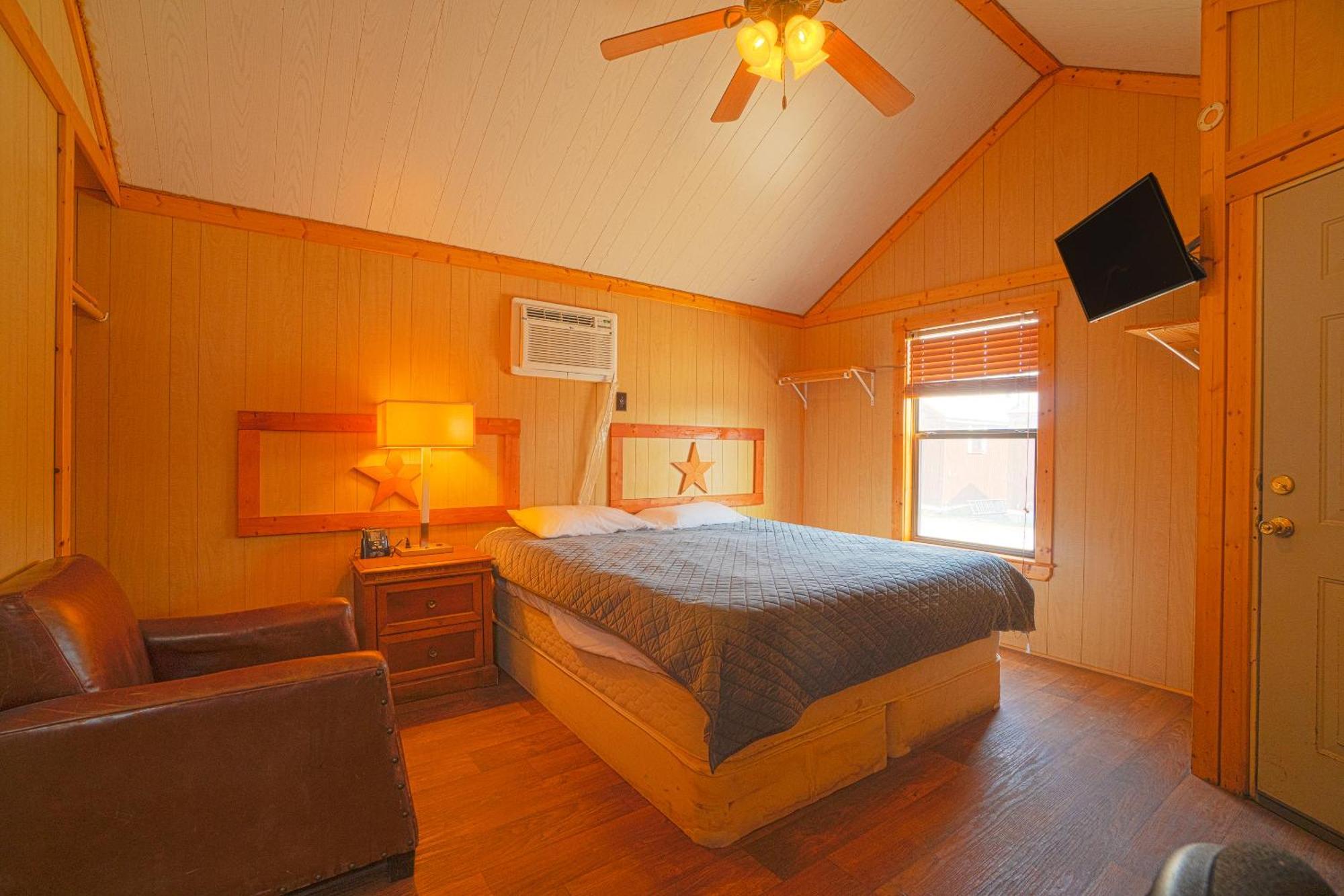 Grand Eagle Ford Lodge & Rv Park Tilden エクステリア 写真
