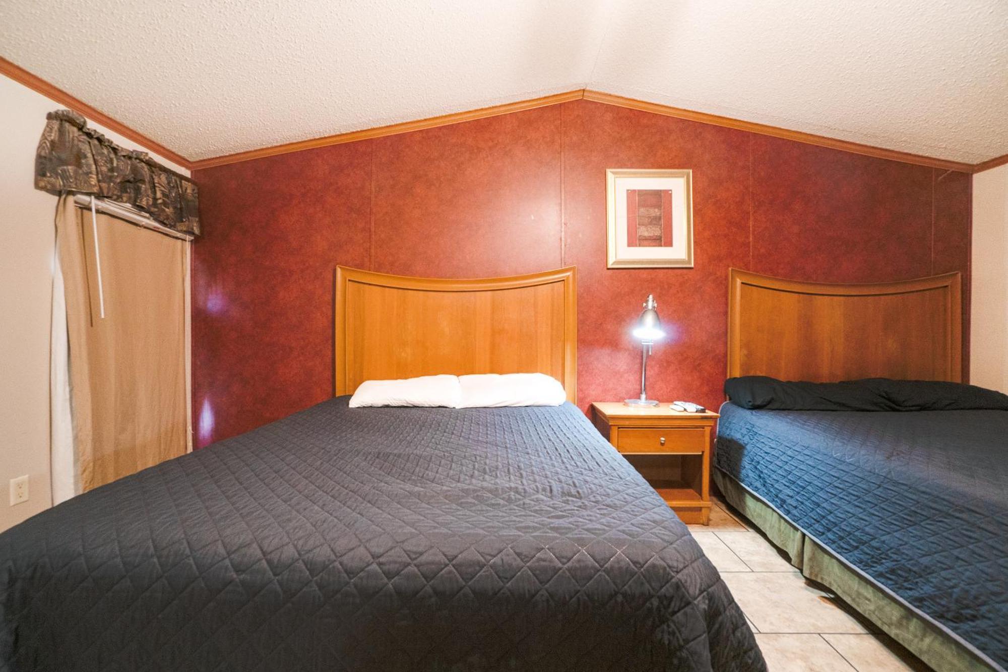 Grand Eagle Ford Lodge & Rv Park Tilden エクステリア 写真