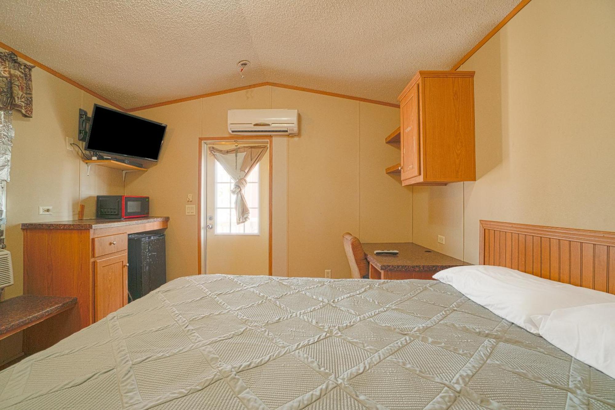 Grand Eagle Ford Lodge & Rv Park Tilden エクステリア 写真