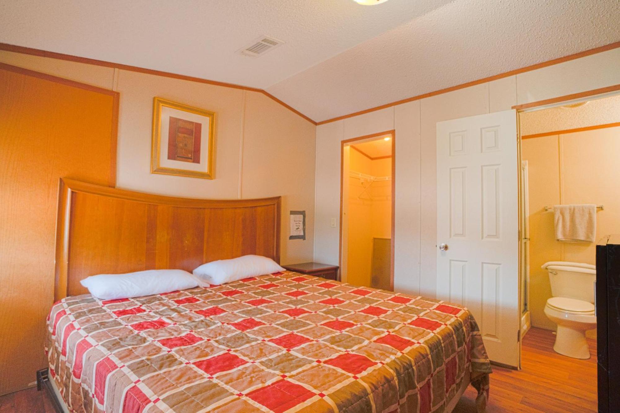 Grand Eagle Ford Lodge & Rv Park Tilden エクステリア 写真