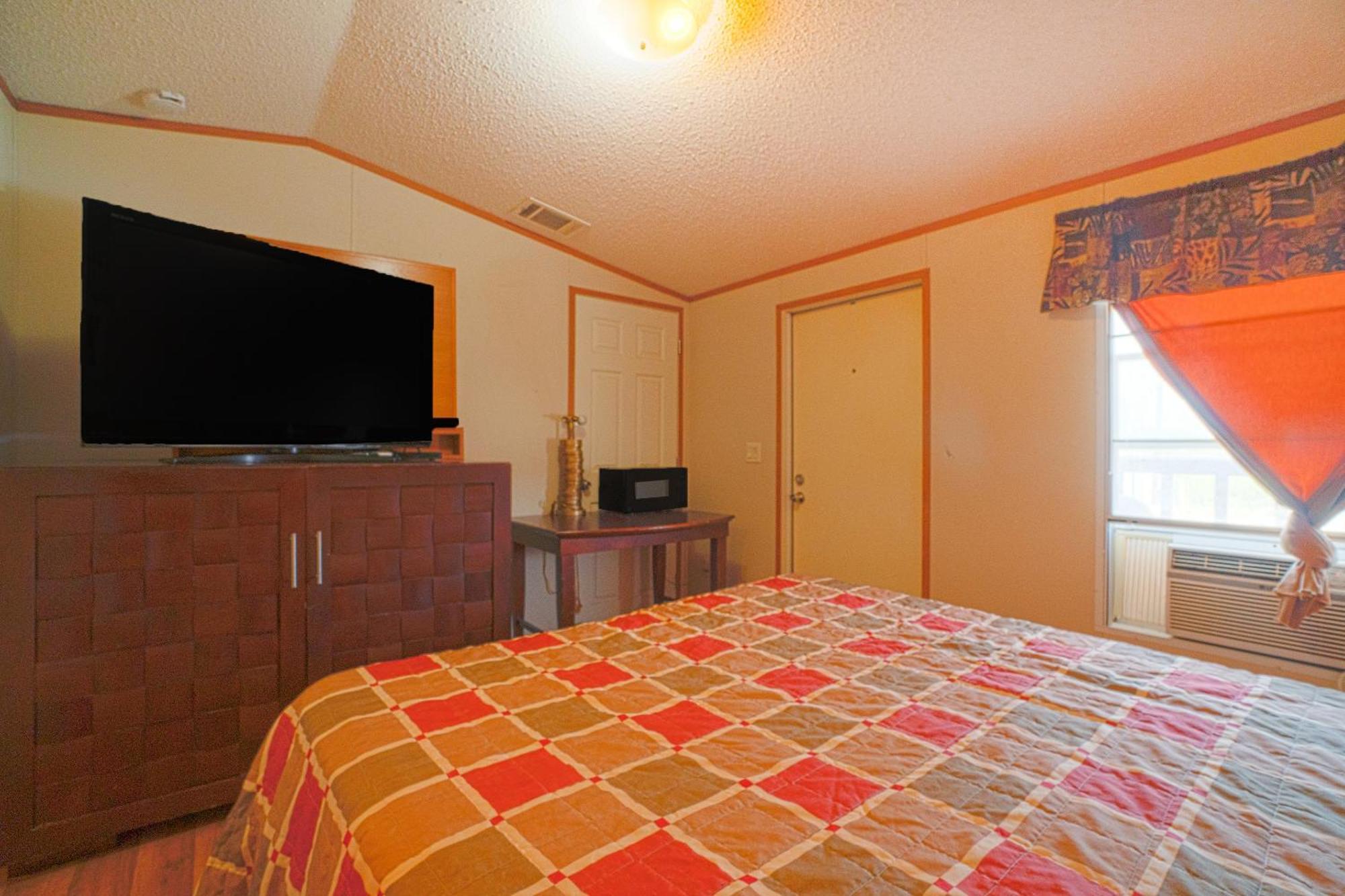 Grand Eagle Ford Lodge & Rv Park Tilden エクステリア 写真