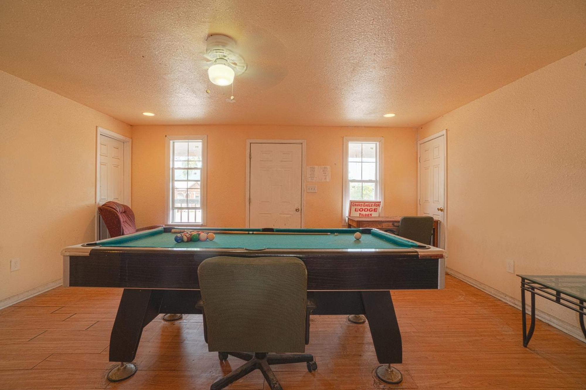 Grand Eagle Ford Lodge & Rv Park Tilden エクステリア 写真