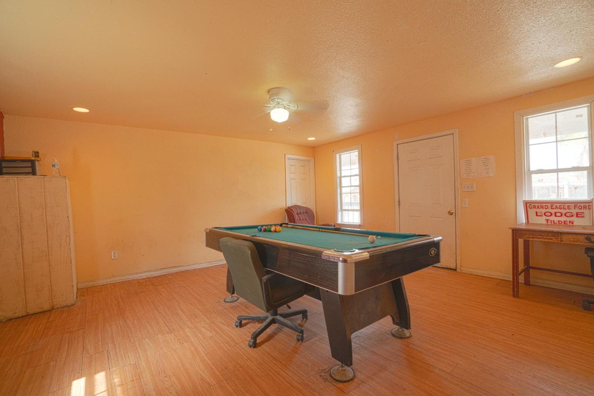 Grand Eagle Ford Lodge & Rv Park Tilden エクステリア 写真