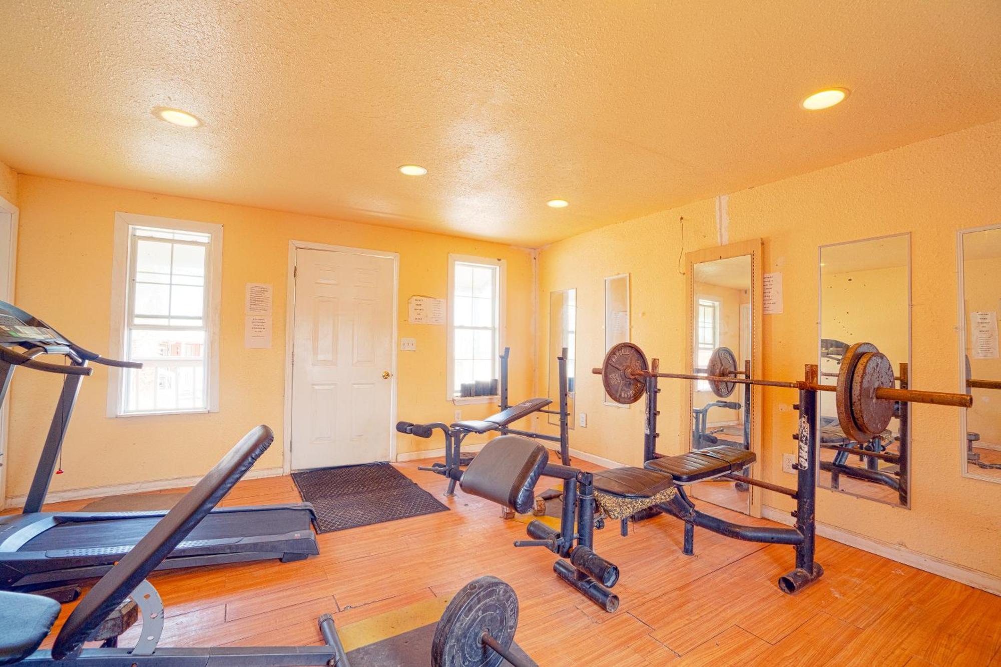 Grand Eagle Ford Lodge & Rv Park Tilden エクステリア 写真