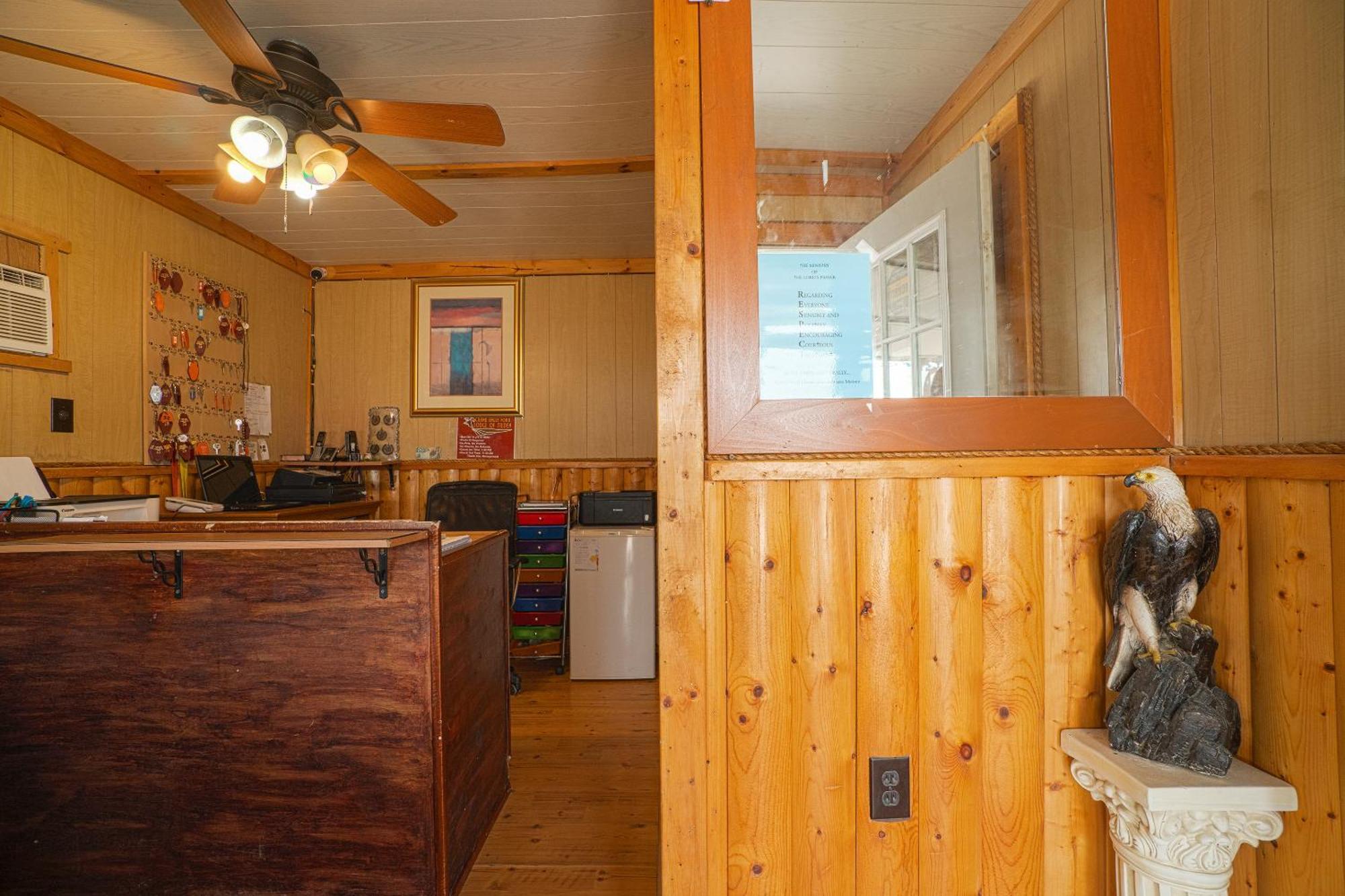 Grand Eagle Ford Lodge & Rv Park Tilden エクステリア 写真